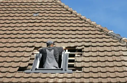 Pose de velux - Saint-André-de-Roquepertuis